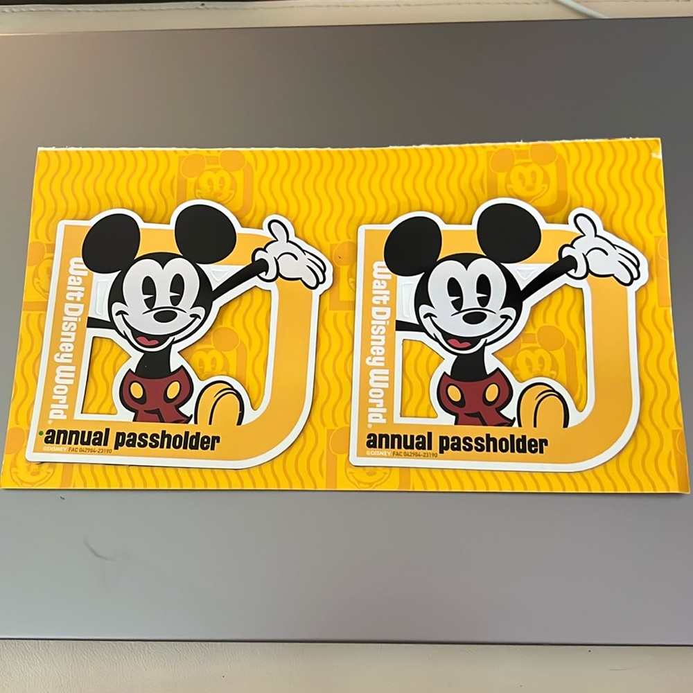 NWT Walt Disney World Annual Passholder 50th Anniversary Set of 2 Magnets